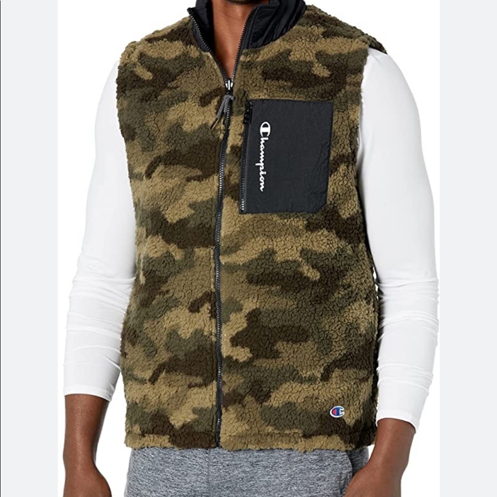 NWOT champion reversible zip up vest camo and black double sided unisex fit S